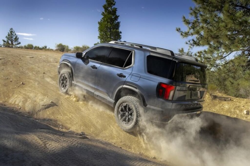Honda Passport 2027 TrailSport, SUV Honda con assetto rialzato e dotazioni per il fuoristrada
