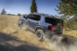 Honda Passport 2027 TrailSport, SUV Honda con assetto rialzato e dotazioni per il fuoristrada
