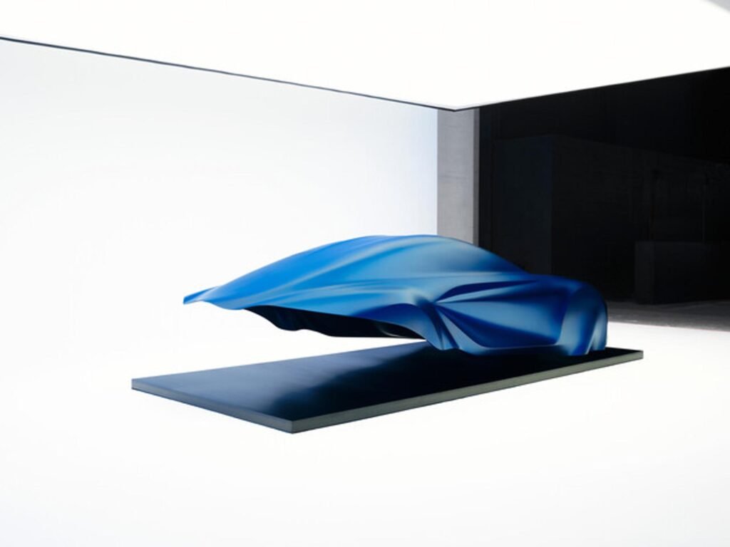 Scultura della futura Alpine A110 ispirata a leggerezza, aerodinamica e linguaggio del Concorde