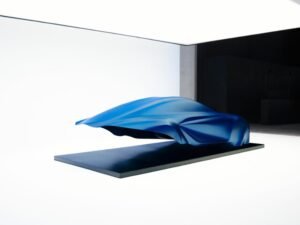 Scultura della futura Alpine A110 ispirata a leggerezza, aerodinamica e linguaggio del Concorde