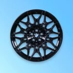 BMW Serie 3 sostenibile con materiali riciclati e produzione a ridotta impronta di CO₂e