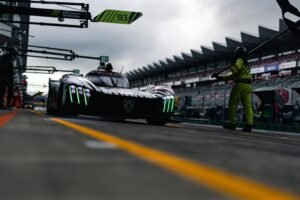 Peugeot 9X8 del Team Peugeot TotalEnergies alla 6 Ore di Fuji