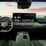 Genesis GV90 Cinematic Display con schermo OLED centrale per infotainment e intrattenimento