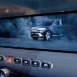 Genesis GV90 Cinematic Display e sistema infotainment Pleos Connect
