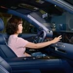 Genesis GV90 Cinematic Display con tecnologia OLED per infotainment e intrattenimento a bordo