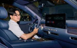 Genesis GV90 Cinematic Display, sistema OLED per infotainment e intrattenimento a bordo