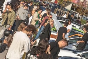 Raduno German VS JDM 2026 al Tiare Shopping di Villesse tra sportive tedesche e giapponesi