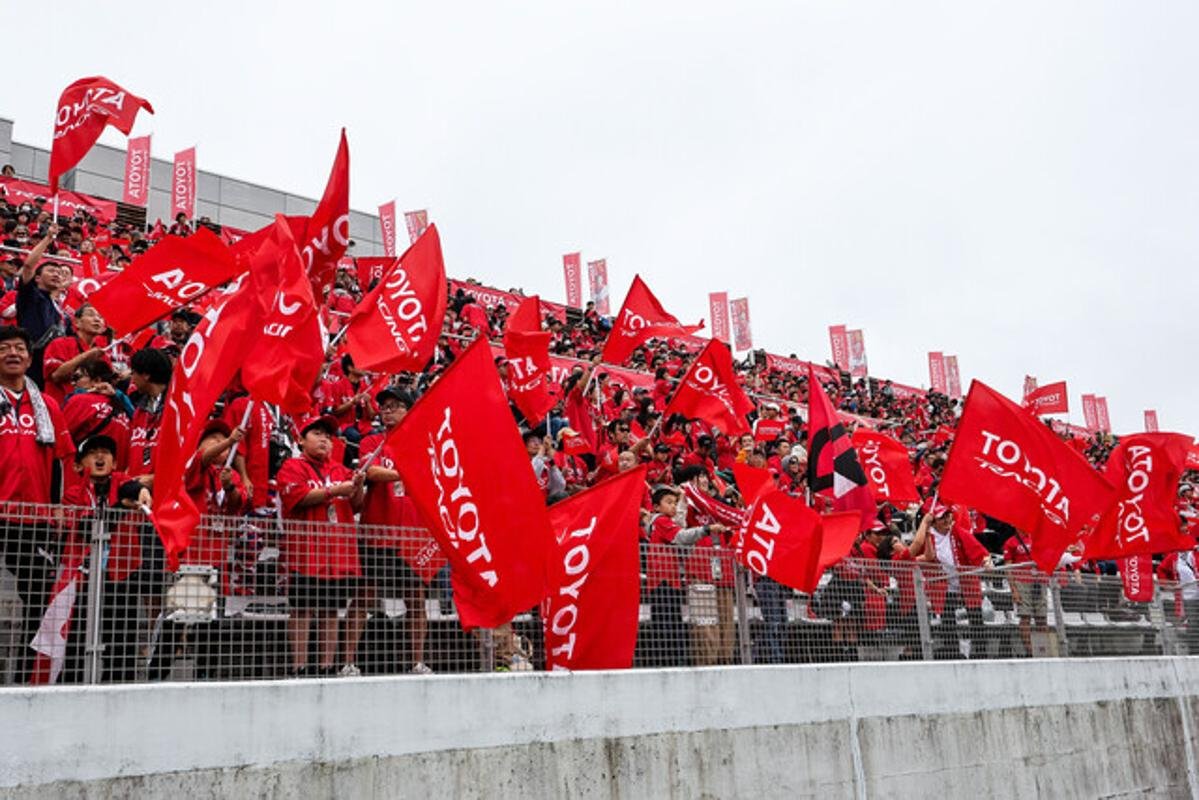 Toyota vince a Fuji con la strategia e allunga nel WEC