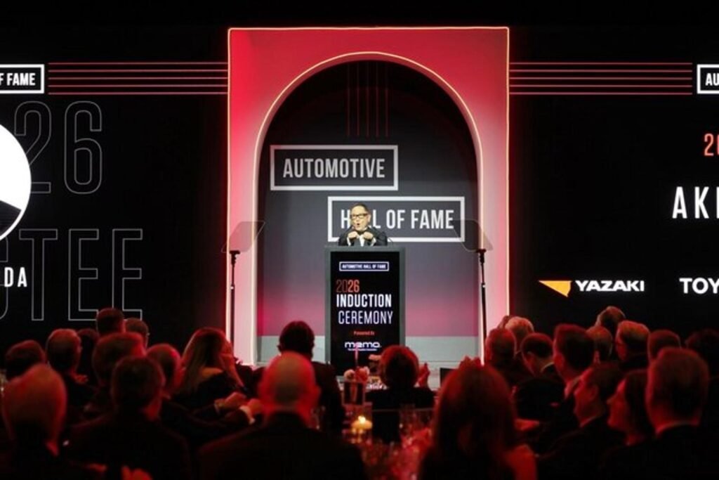 Akio Toyoda premiato dall’Automotive Hall of Fame per la leadership in Toyota