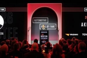 Akio Toyoda premiato dall’Automotive Hall of Fame per la leadership in Toyota