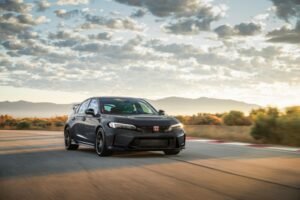 Honda Civic Type R 2027, hot hatch da 315 CV con cambio manuale