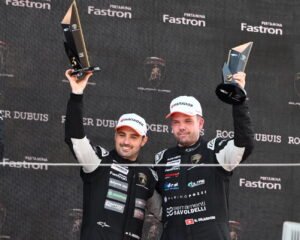 Simone Iaquinta e Kevin Gilardoni sul podio del Lamborghini Super Trofeo Europa a Barcellona